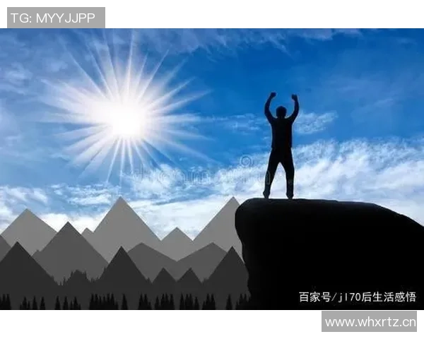 足球足王的传奇之路：从草根到巅峰的奋斗与荣耀